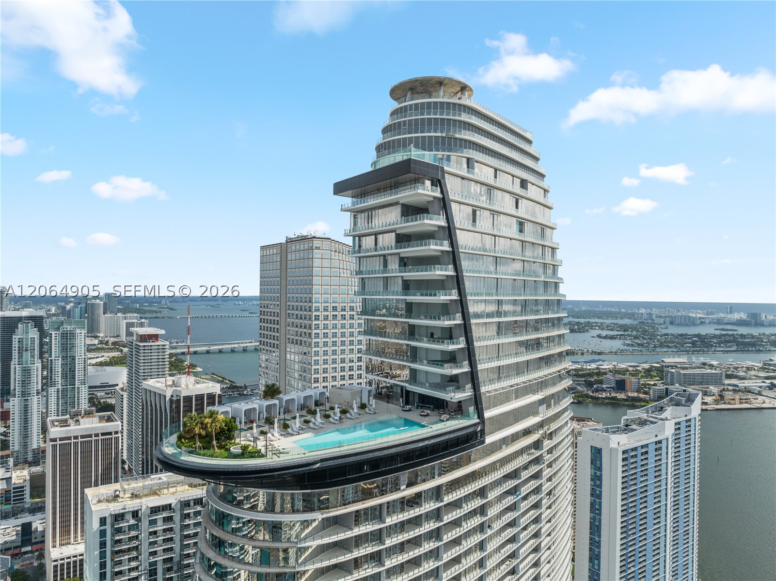image Aston Martin Residences24