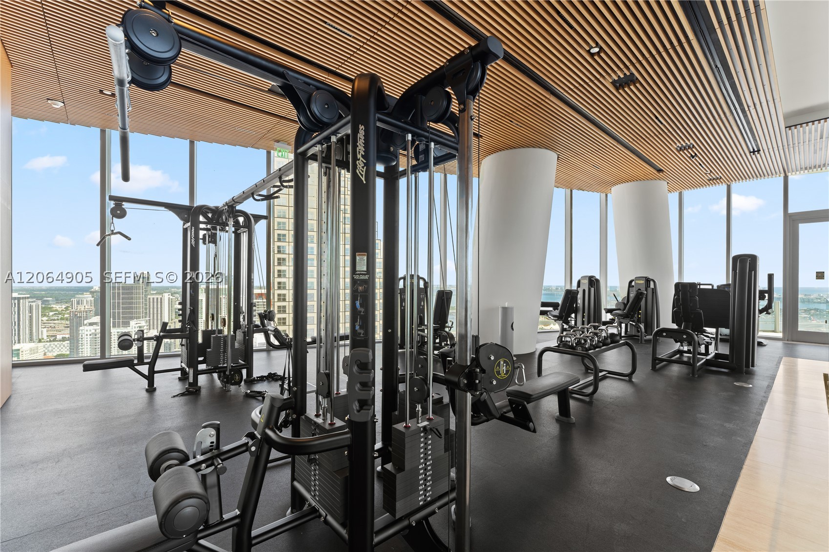 image Aston Martin Residences31