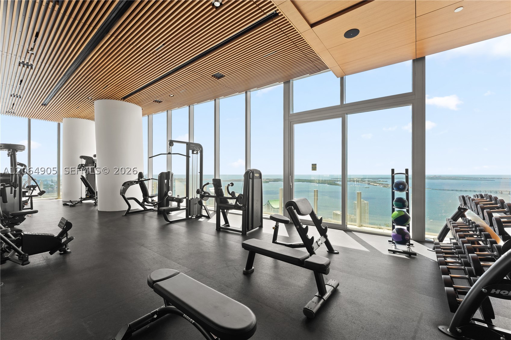 image Aston Martin Residences32