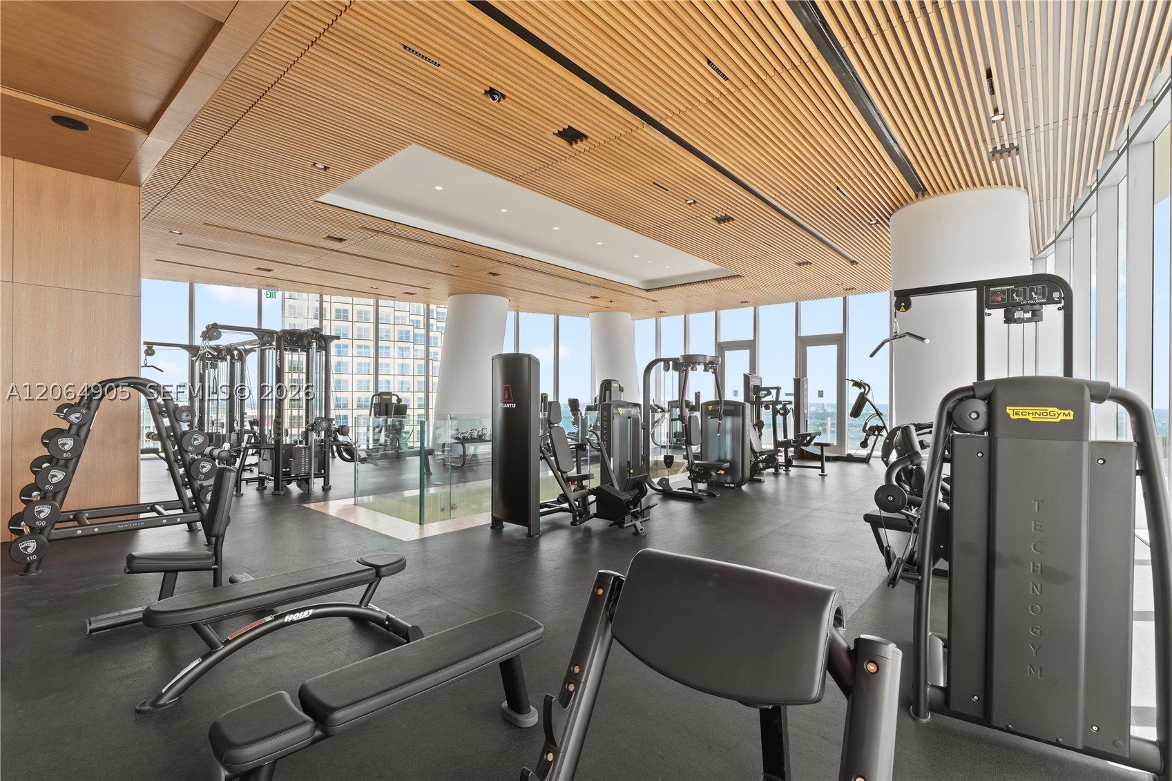image Aston Martin Residences33