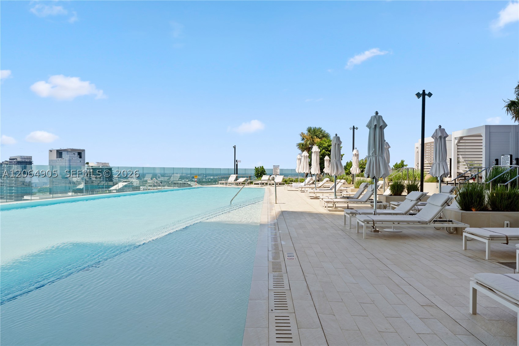 image Aston Martin Residences43