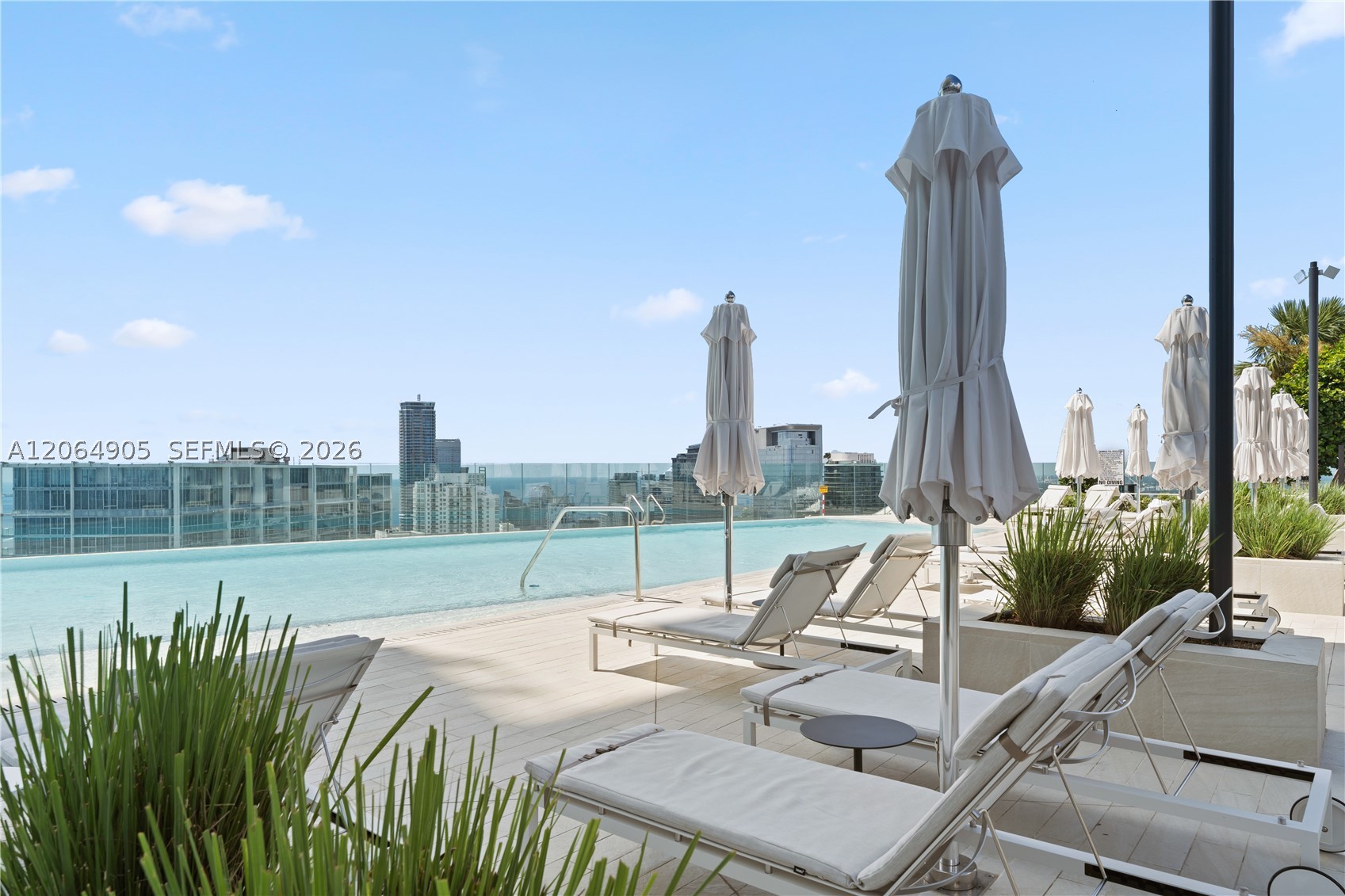 image Aston Martin Residences45