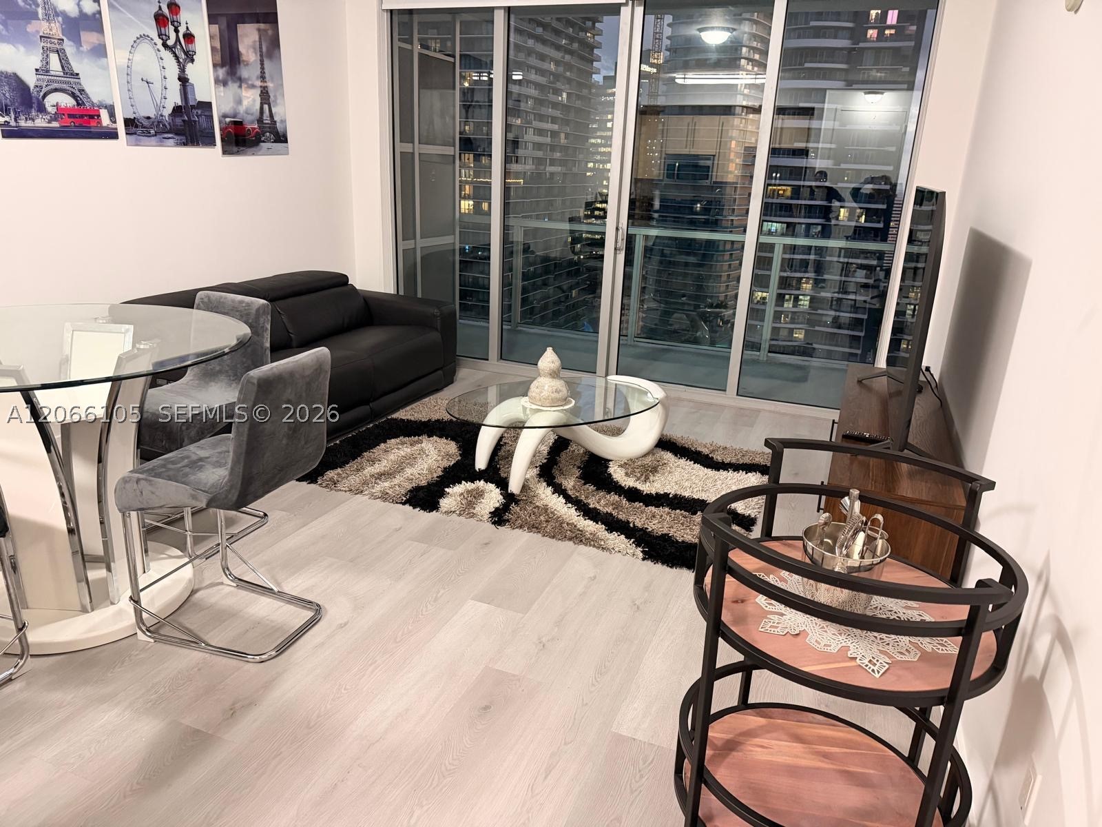image Axis on Brickell South3