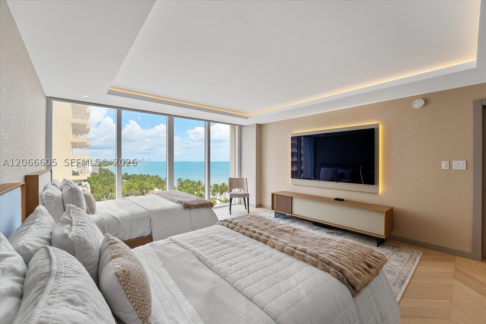 881 Ocean Dr #11H Key Biscayne, FL 33149