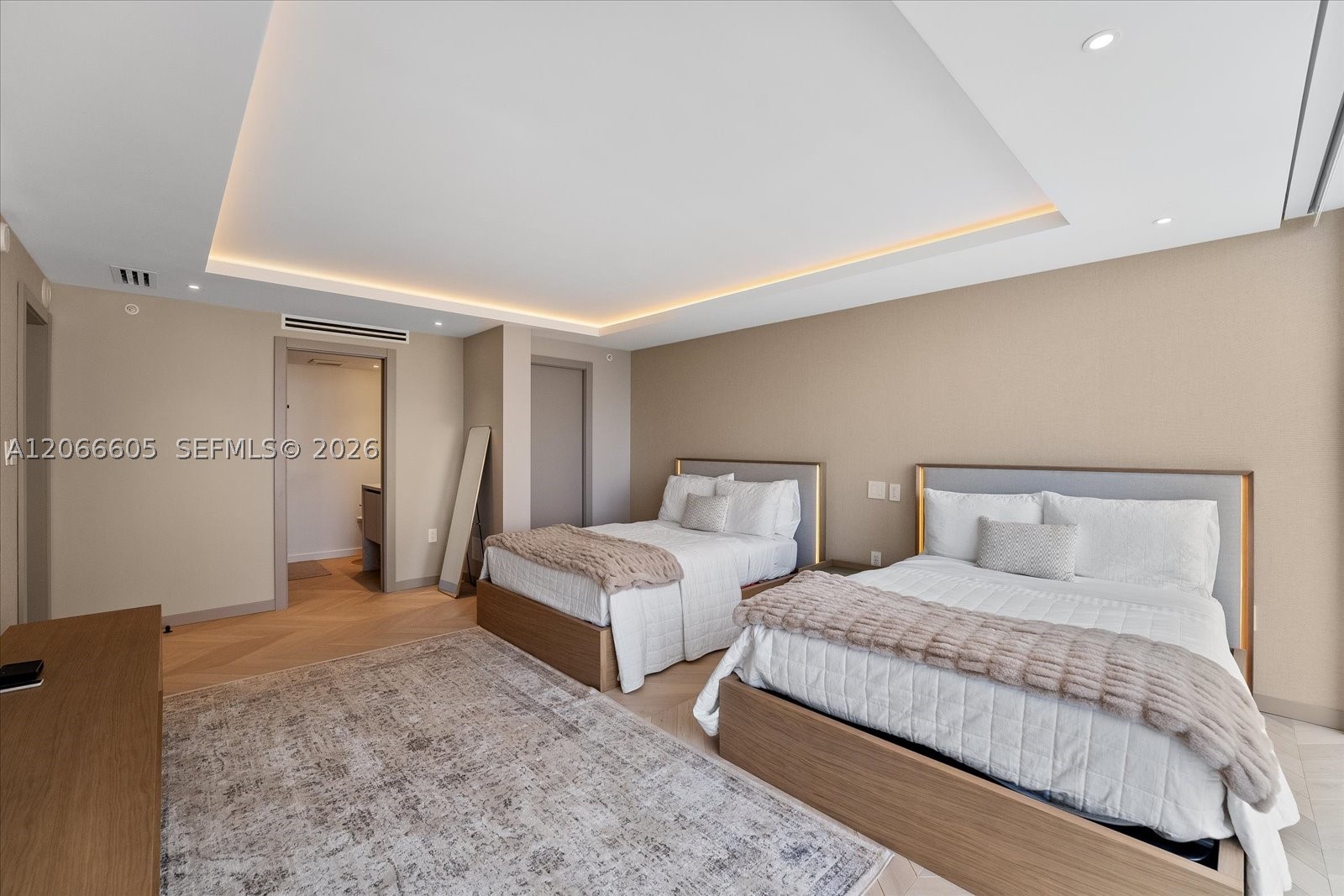 881 Ocean Dr #11H Key Biscayne, FL 33149