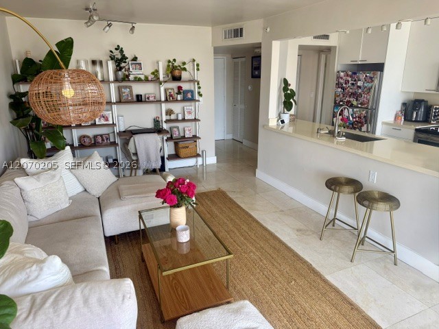 1688 West Ave #906