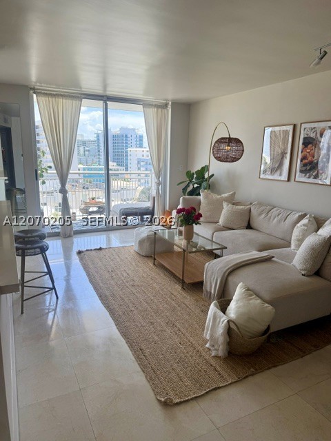 1688 West Ave #906 Miami Beach, FL 33139