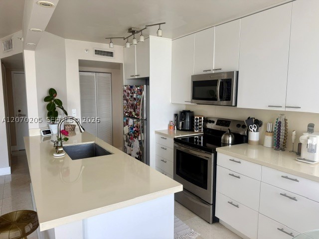 1688 West Ave #906 Miami Beach, FL 33139
