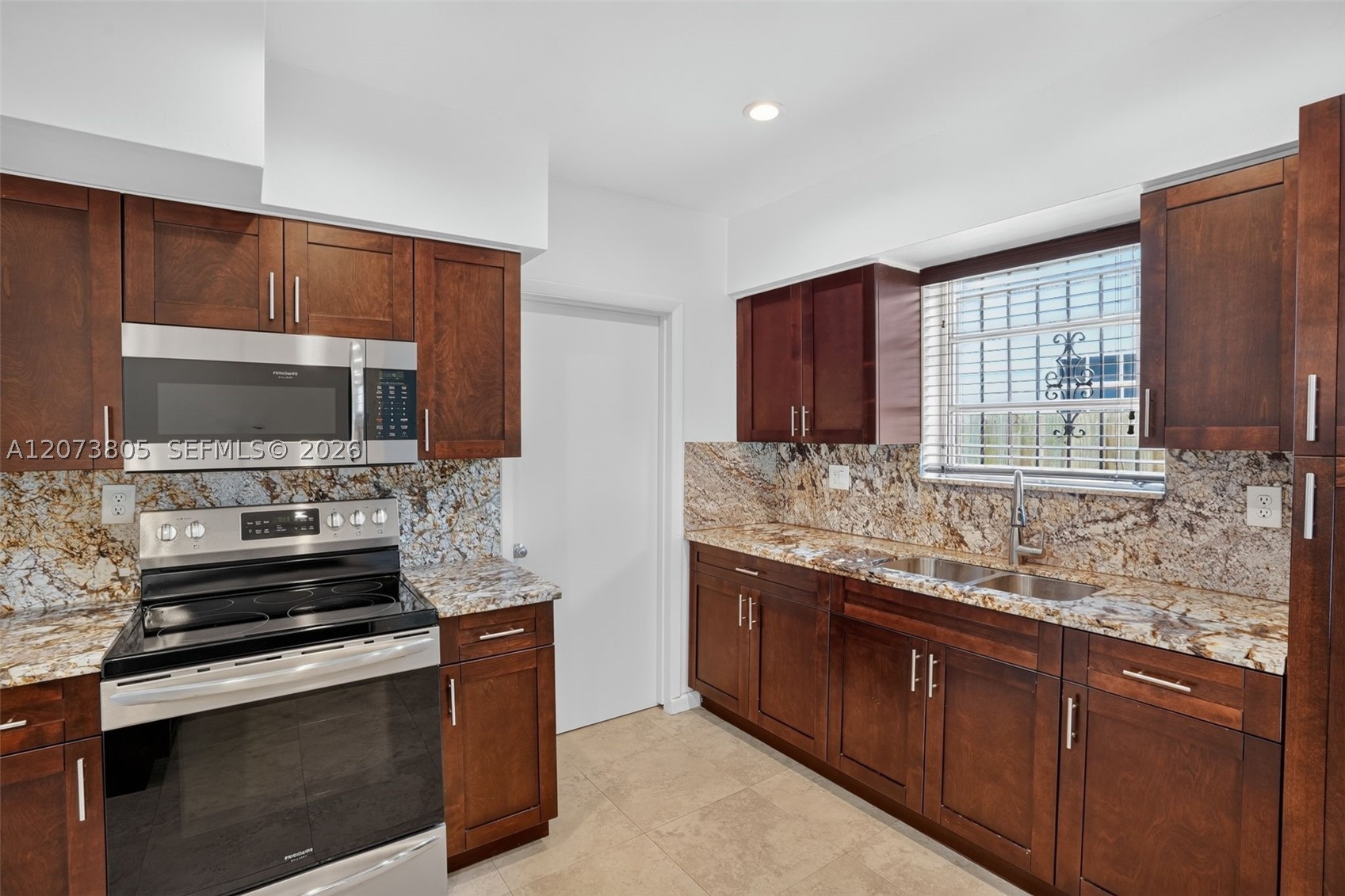1667 SW 10th St Miami, FL 33135