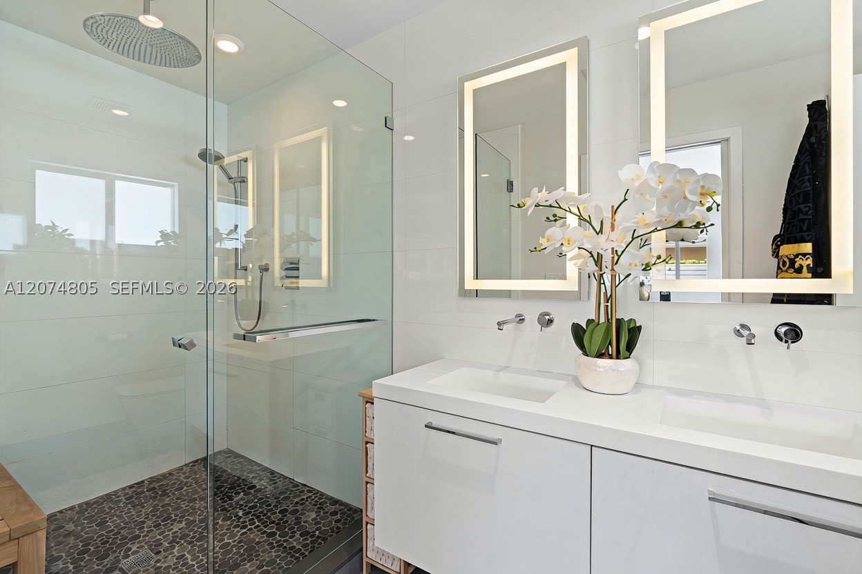 2812 NE 28th St Fort Lauderdale, FL 33306