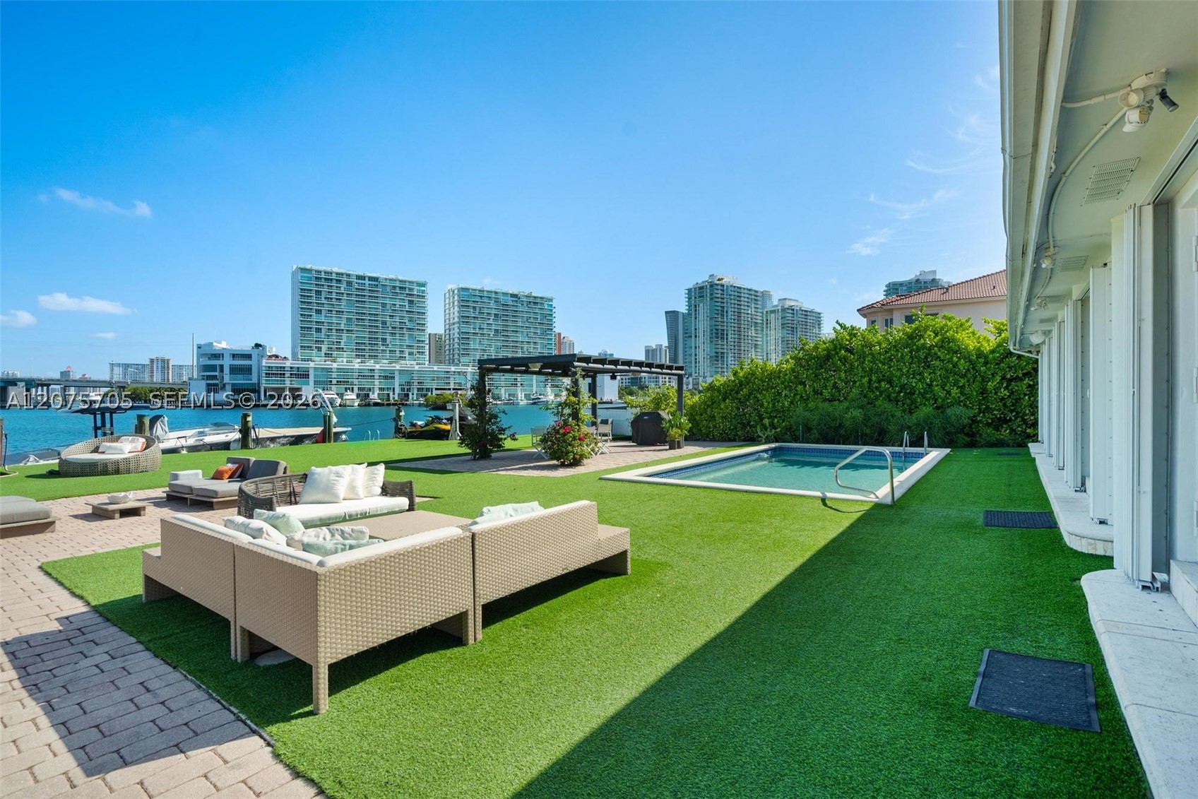 333 Atlantic Ave Sunny Isles Beach, FL 33160
