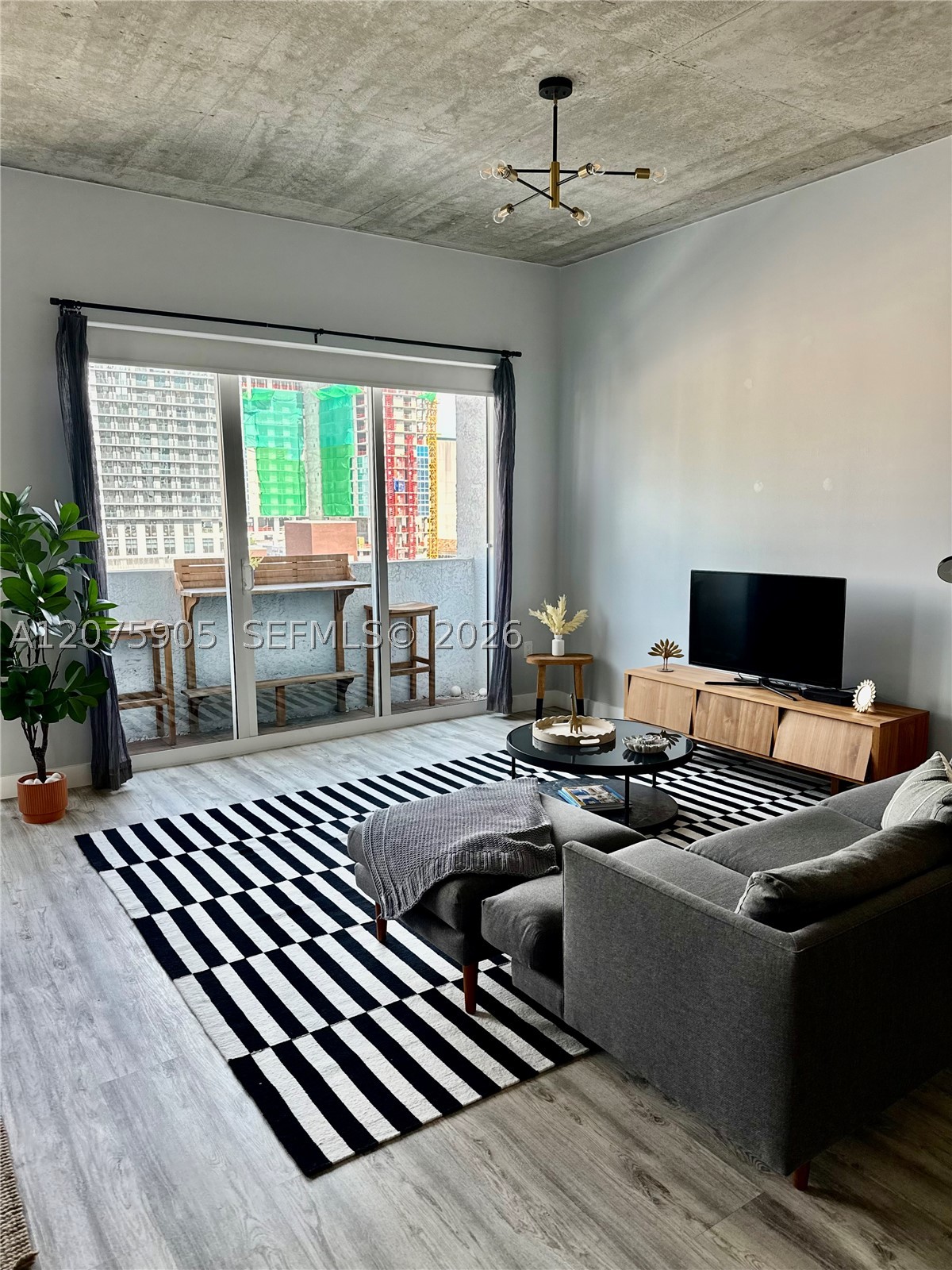 133 NE 2nd Ave #915