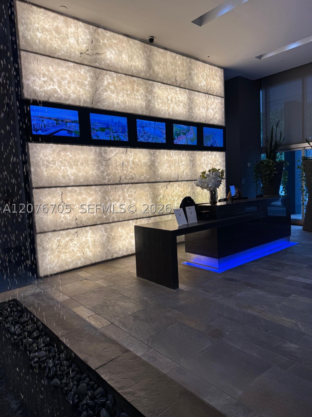 image 500 Brickell East21