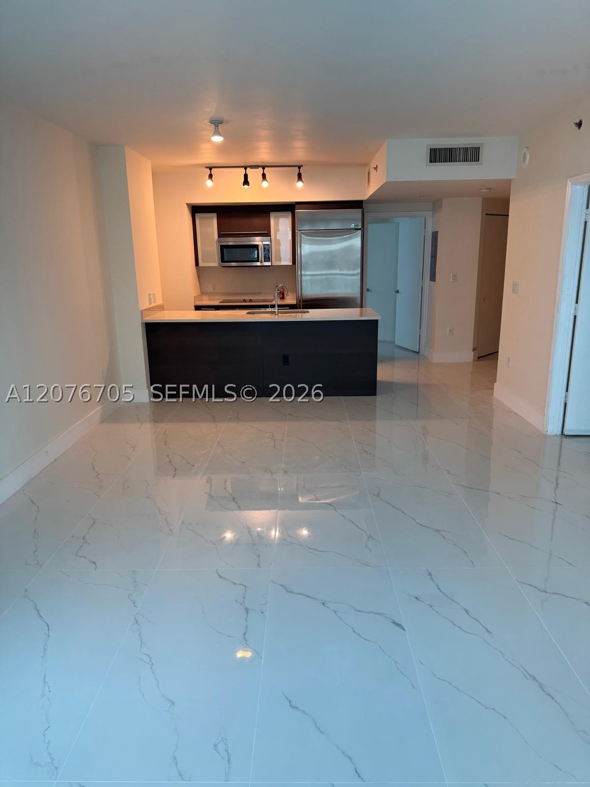image 500 Brickell East6