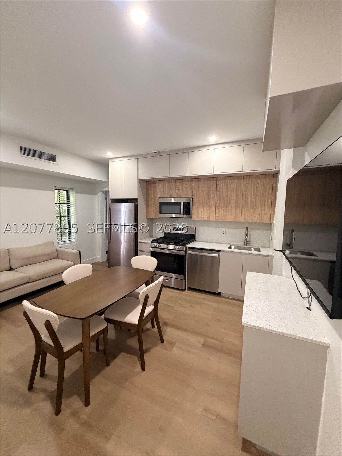 1619 Jefferson Ave #109