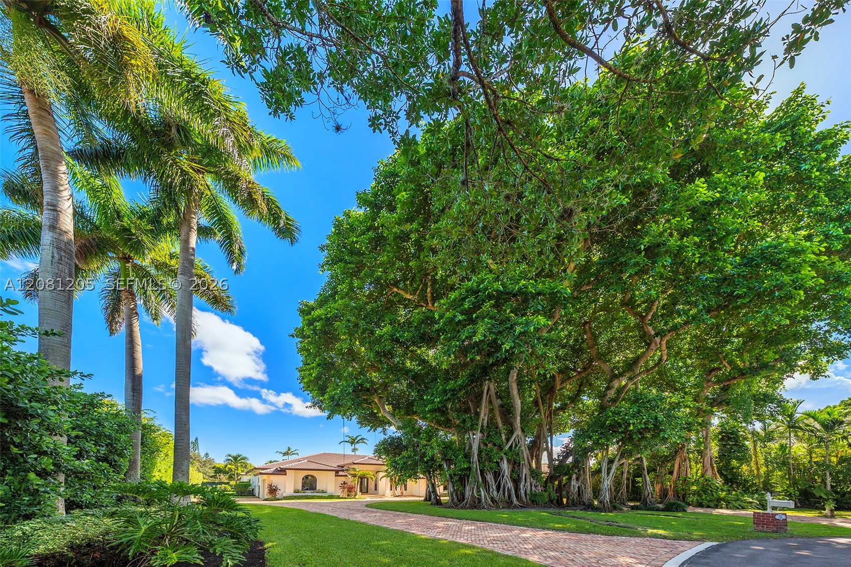 7250 SW 99th St Pinecrest, FL 33156