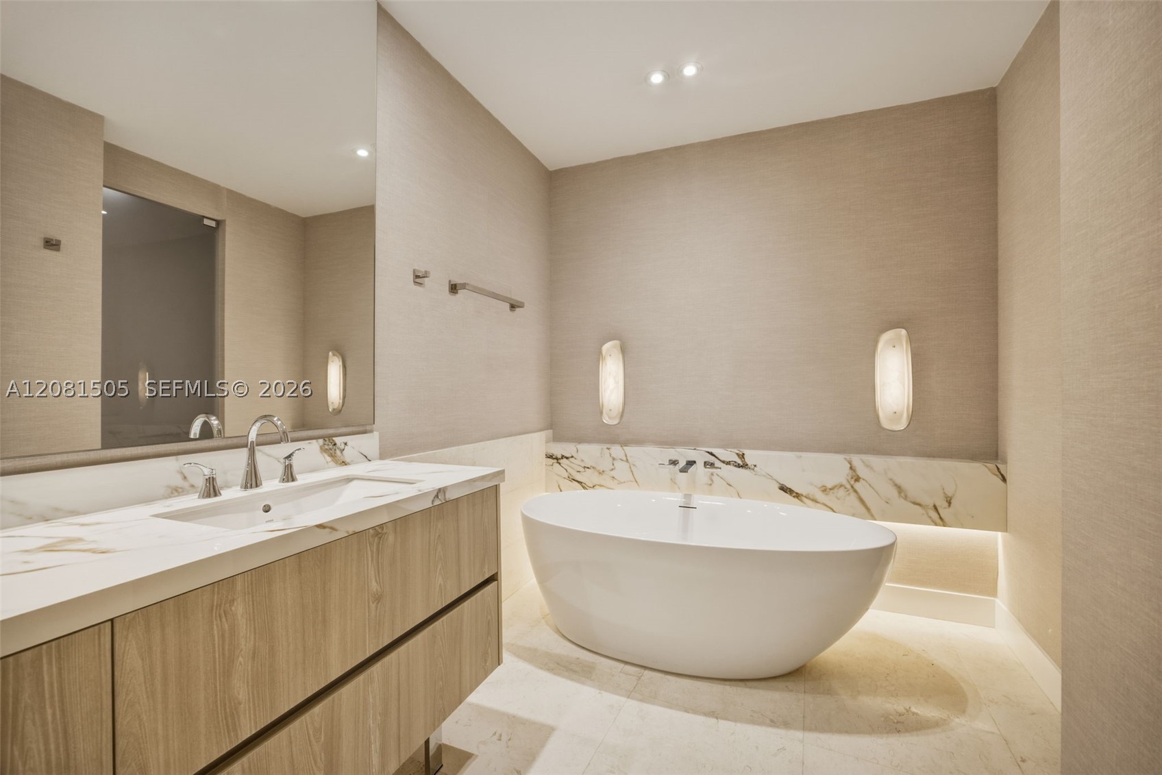 901 Brickell Key Blvd #3708 Miami, FL 33131