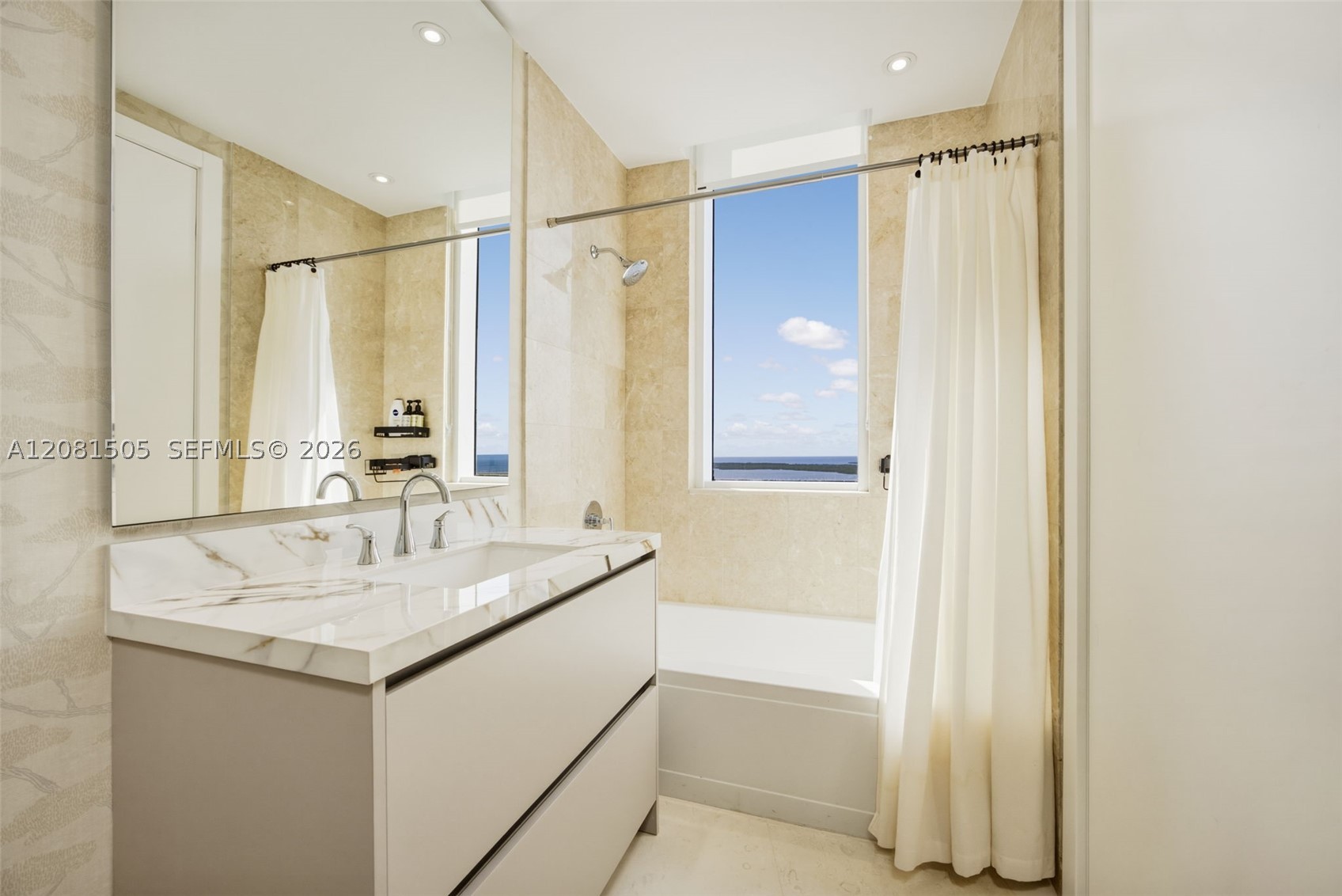 901 Brickell Key Blvd #3708 Miami, FL 33131