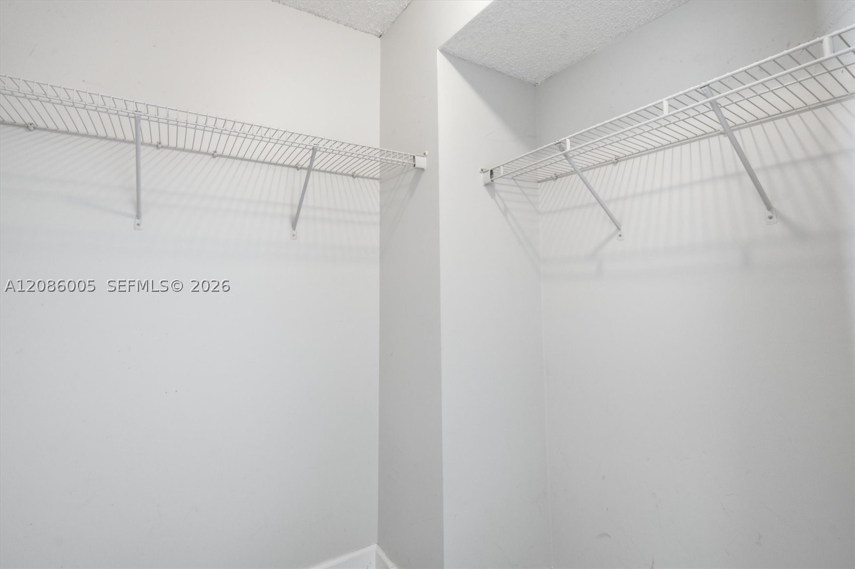 image Winston Towers 7009