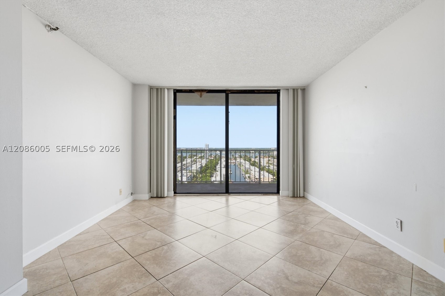 image Winston Towers 7007