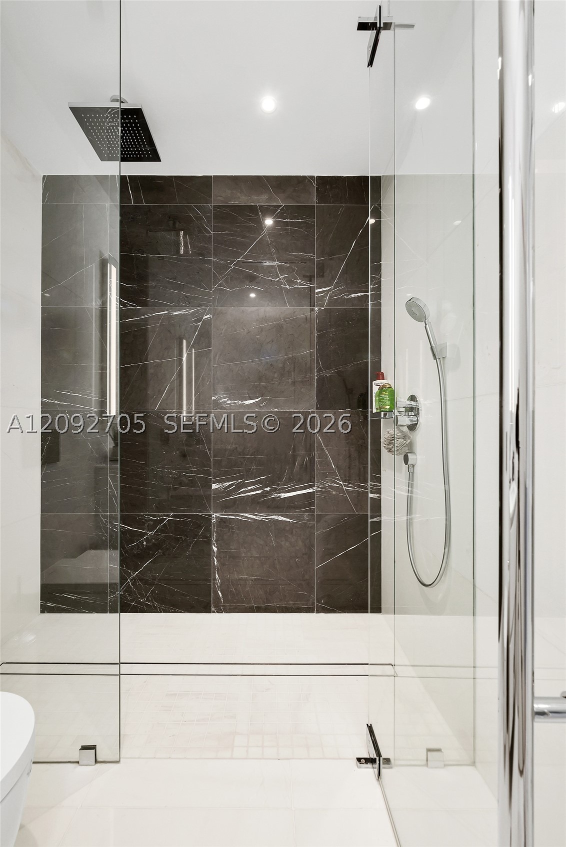 image Aston Martin Residences27