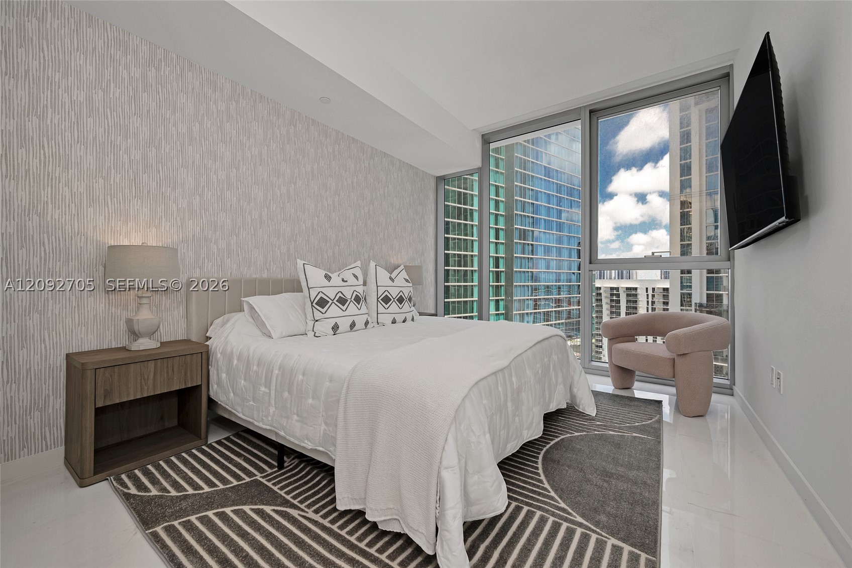 image Aston Martin Residences33