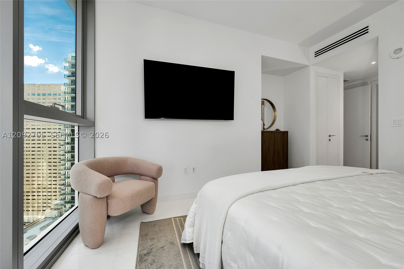 image Aston Martin Residences35