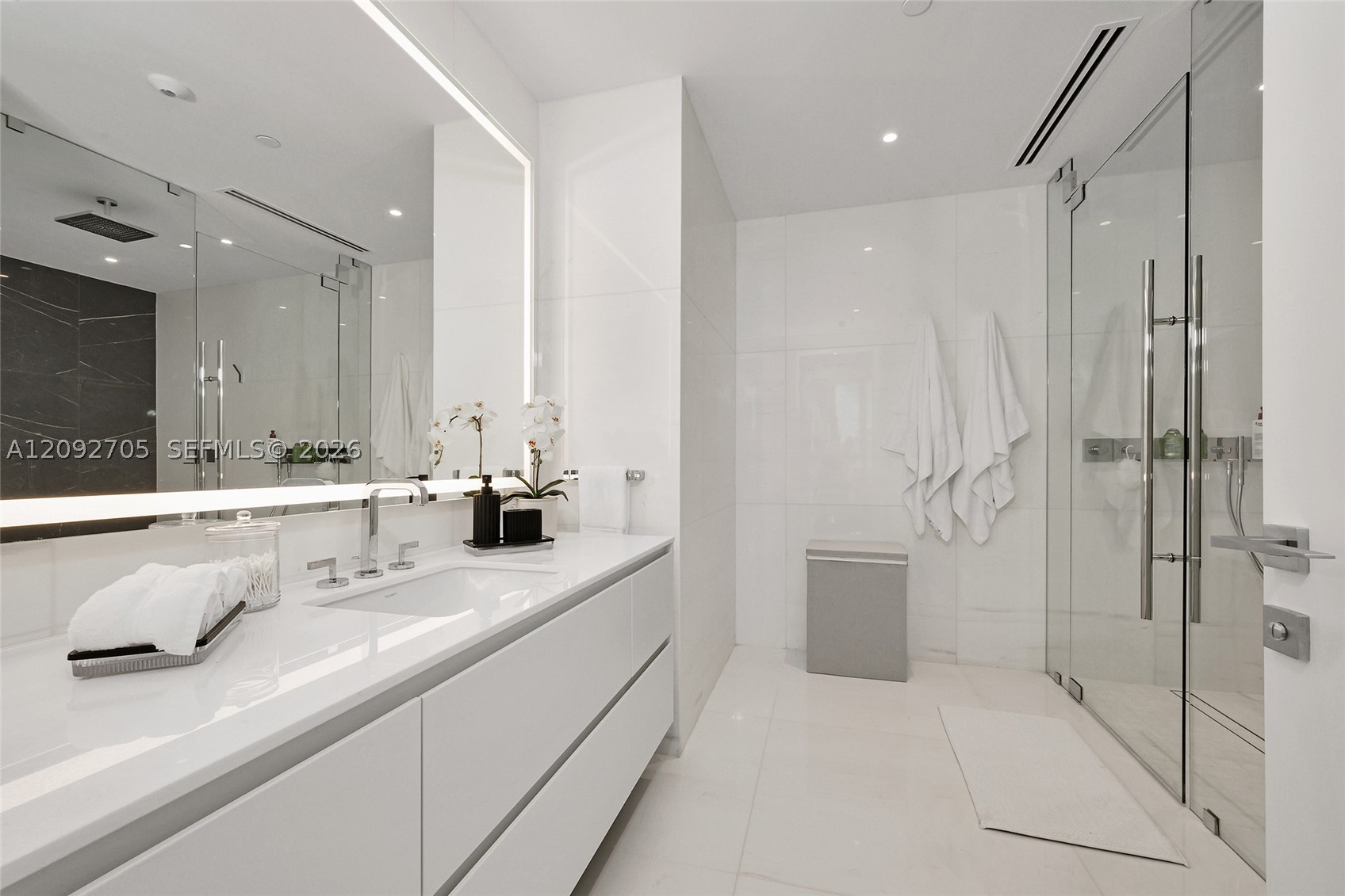 image Aston Martin Residences37