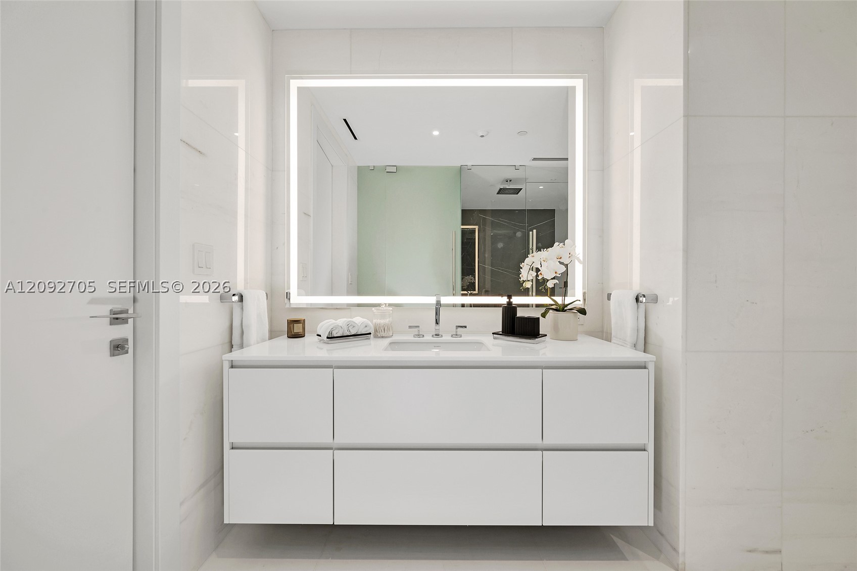 image Aston Martin Residences38