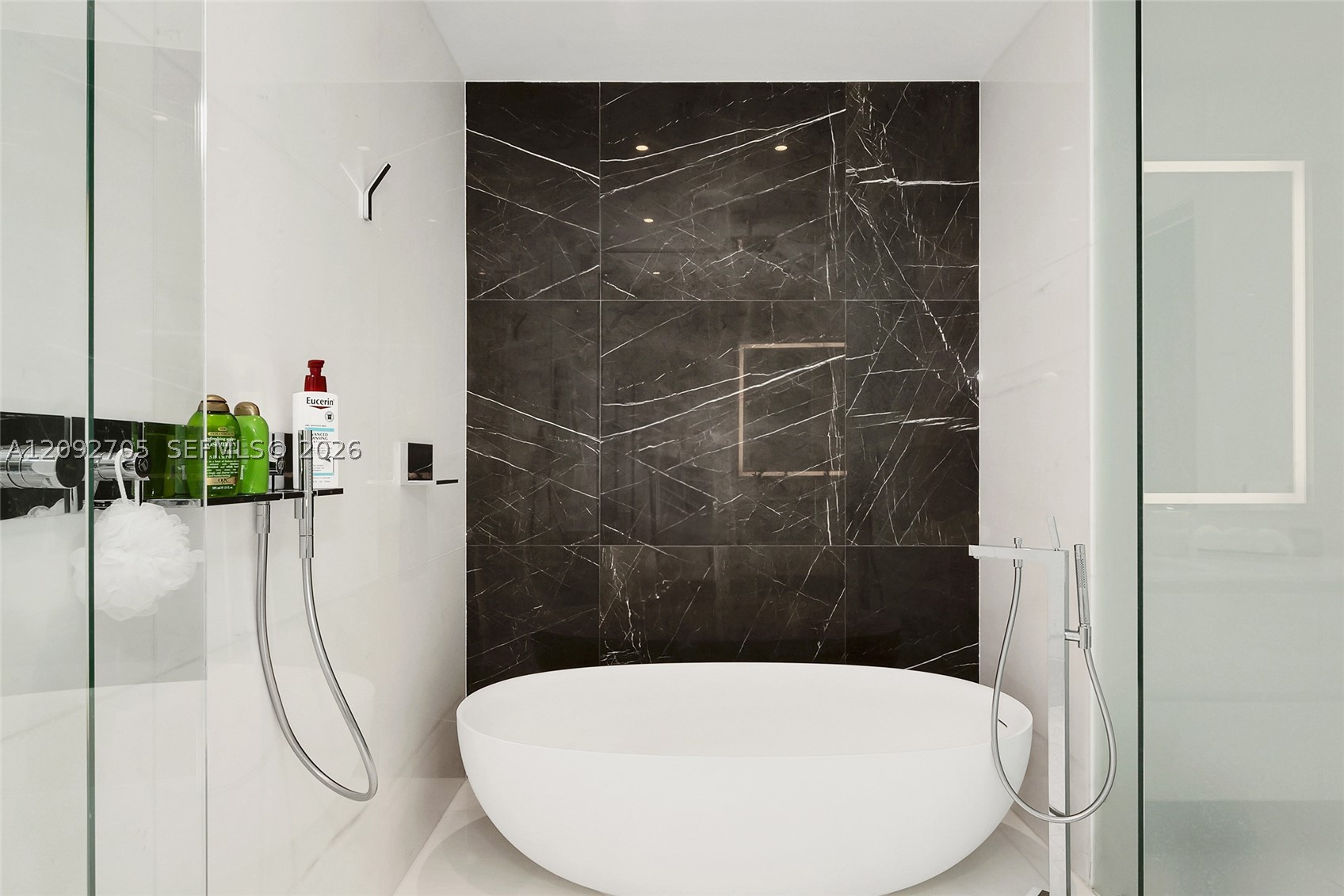 image Aston Martin Residences39