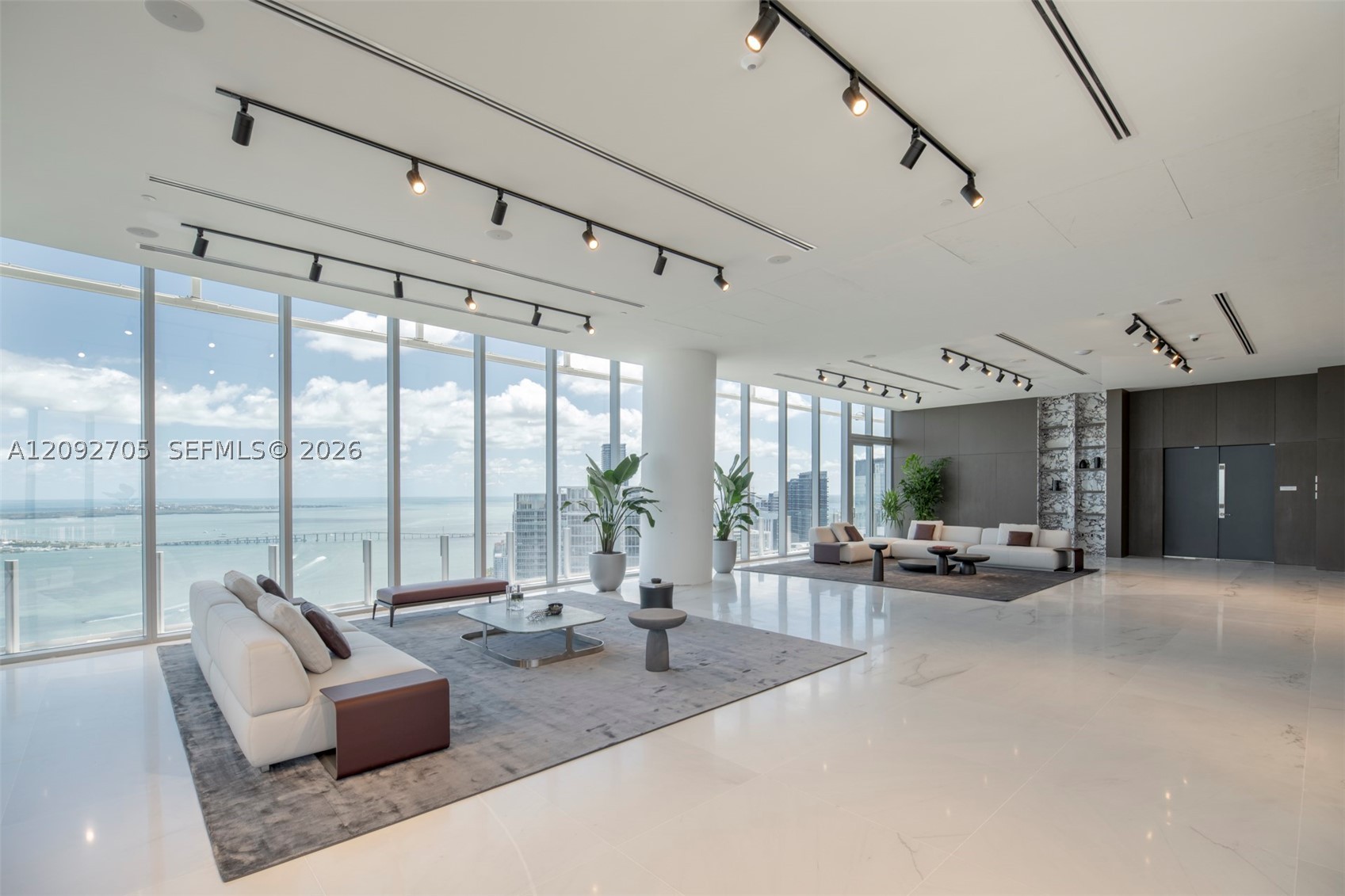 image Aston Martin Residences47