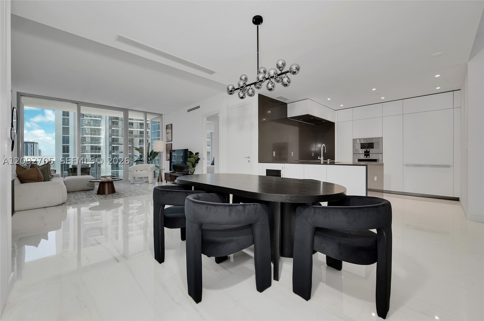 image Aston Martin Residences8