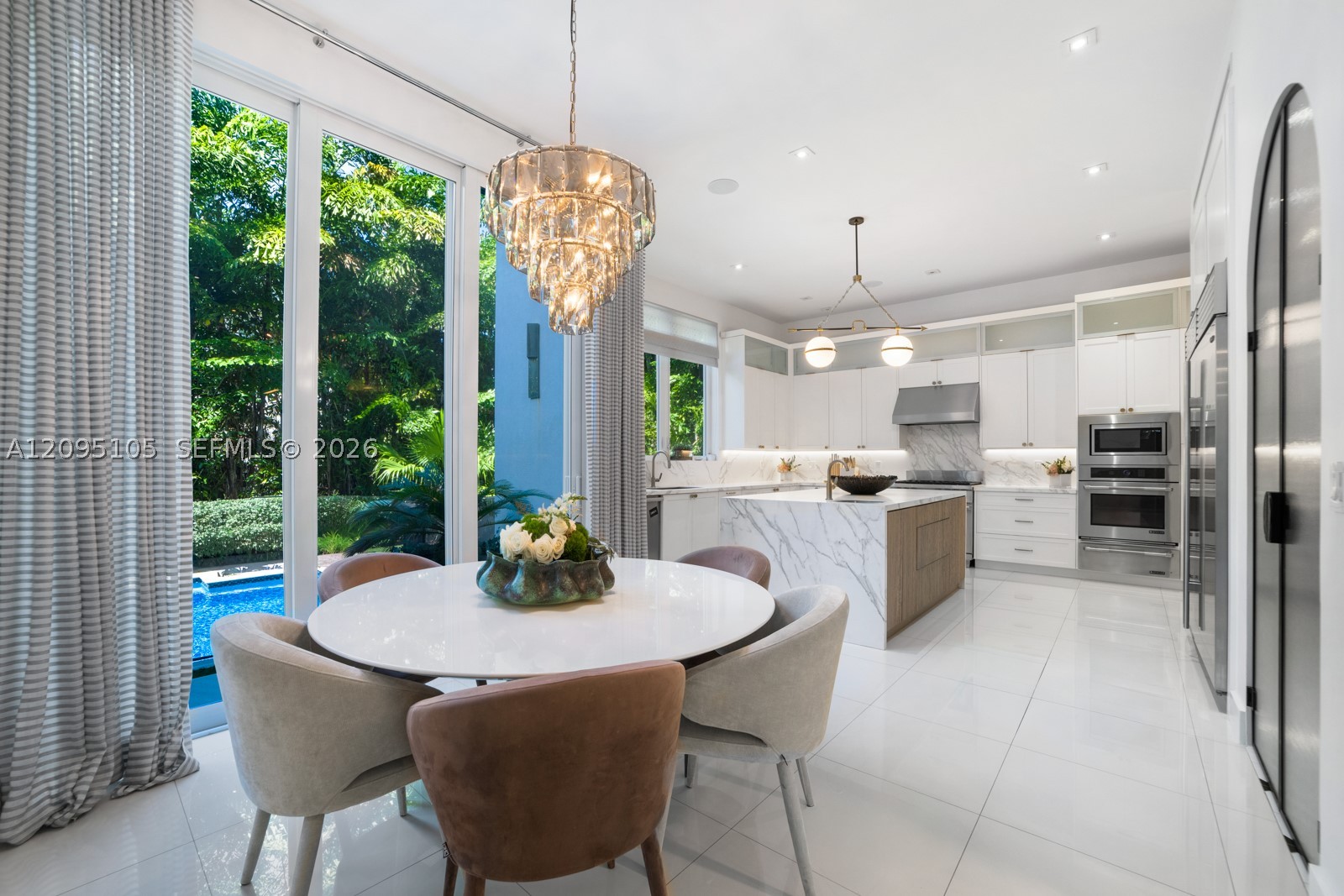 737 W 49th St Miami Beach, FL 33140
