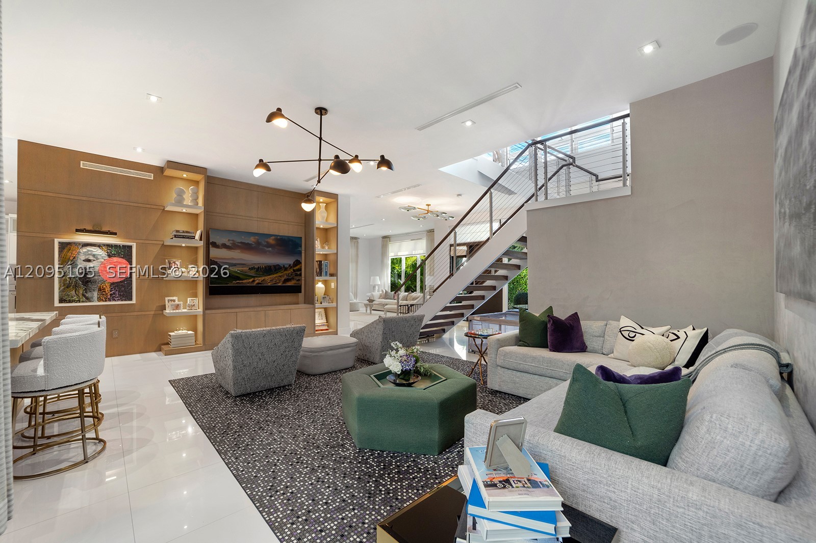 737 W 49th St Miami Beach, FL 33140
