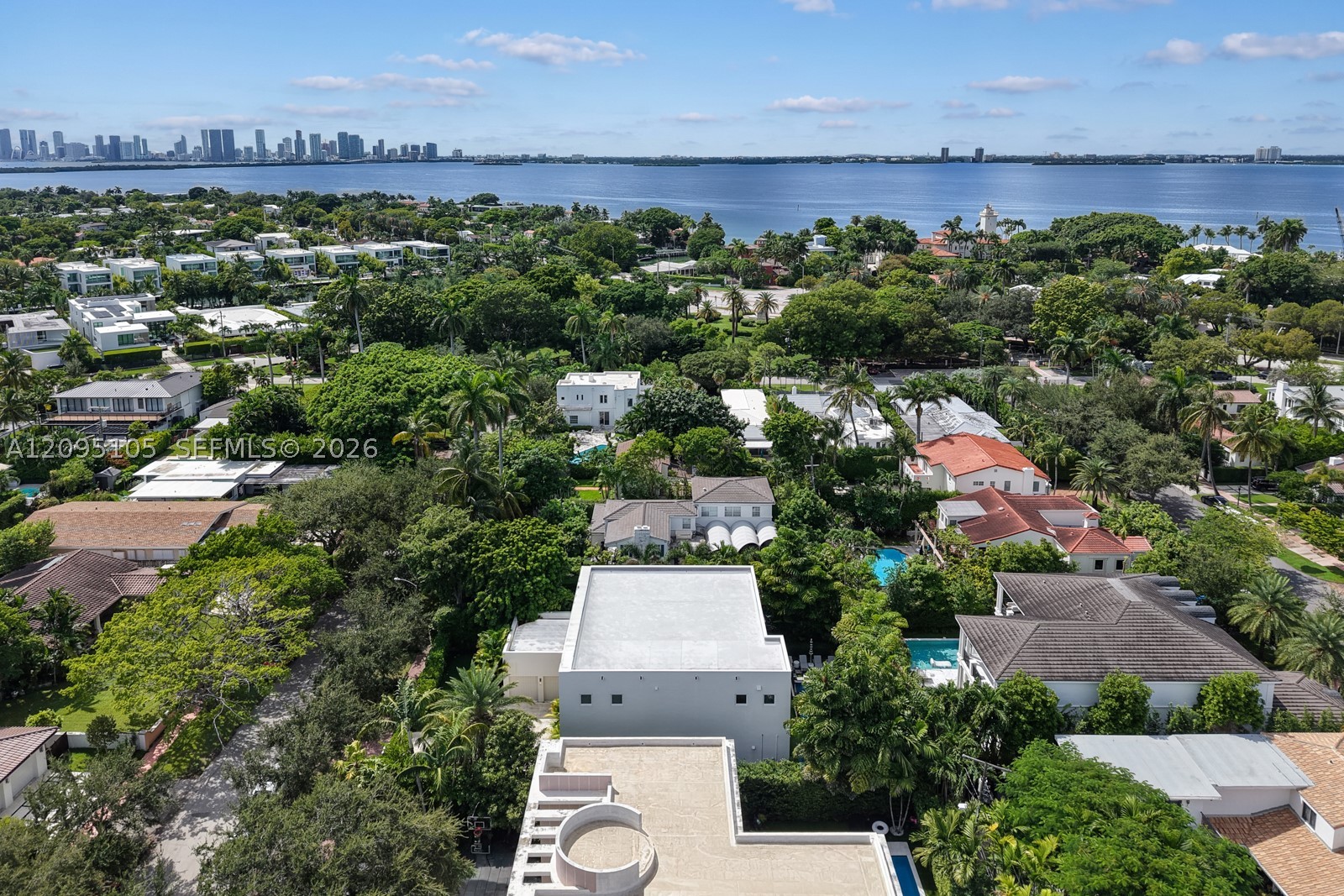 737 W 49th St Miami Beach, FL 33140
