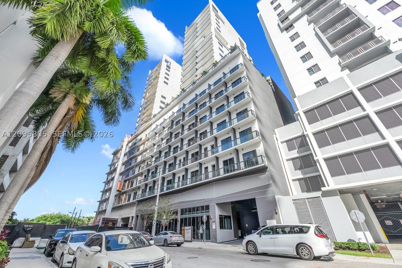 image Smart Brickell III0