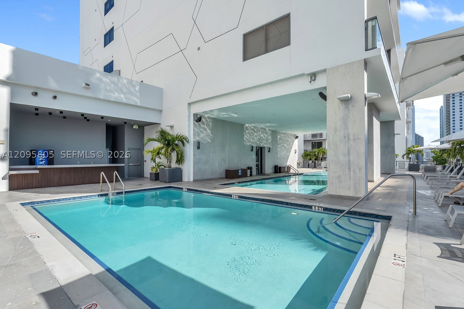 image Smart Brickell III12