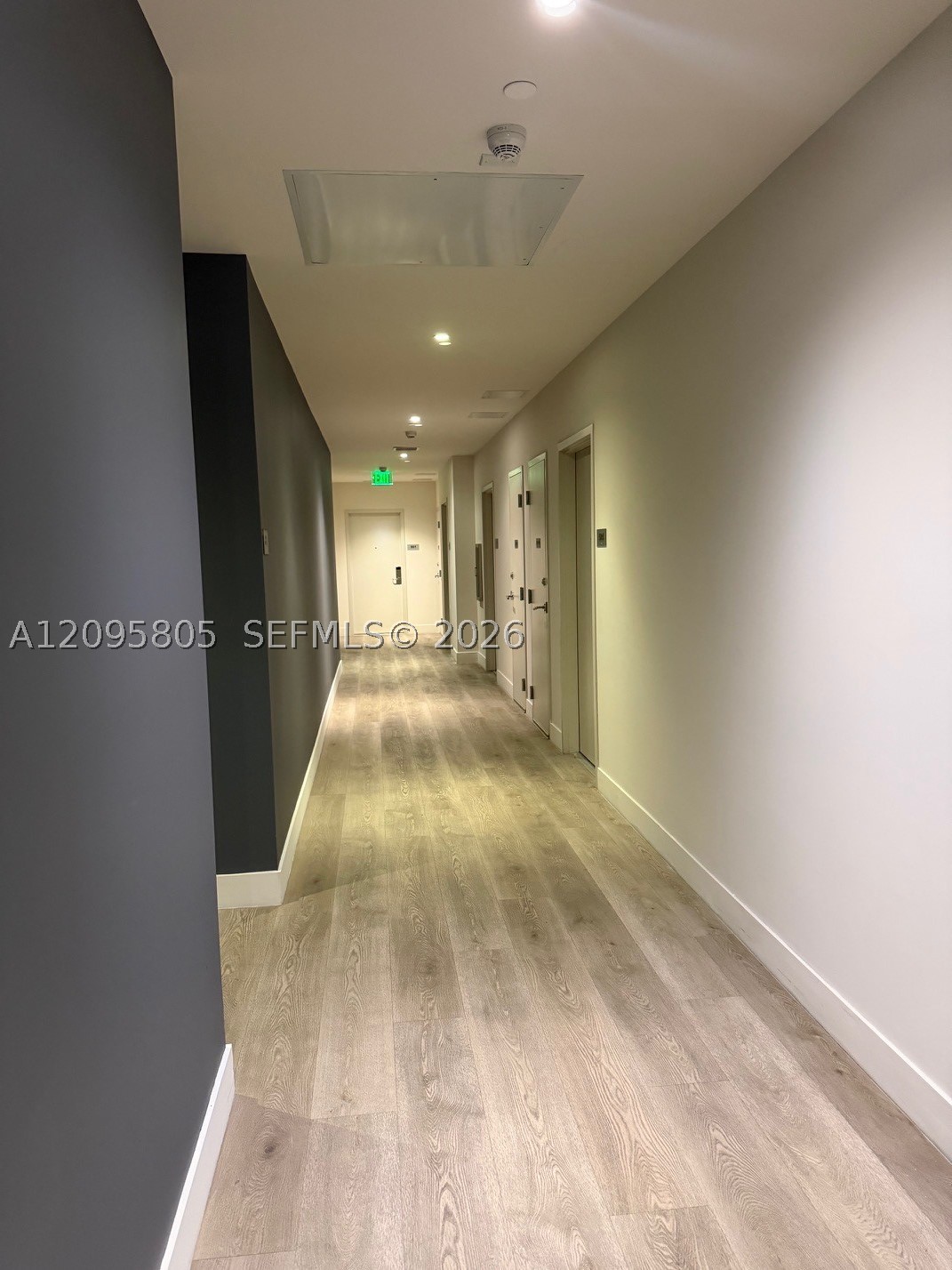 image Smart Brickell III15