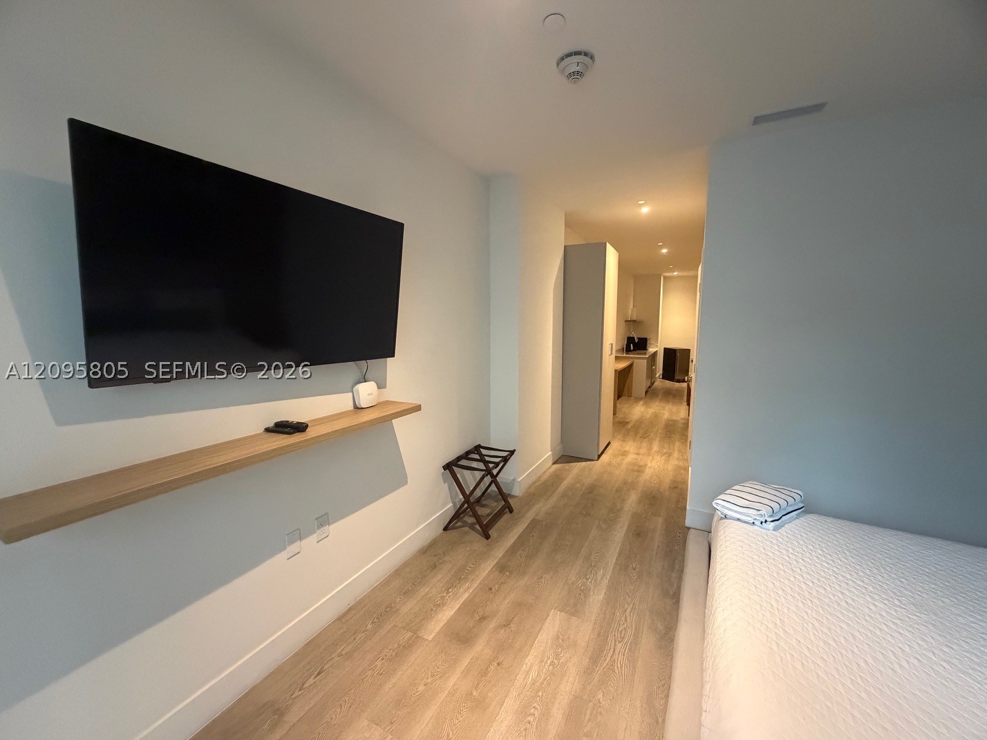image Smart Brickell III17