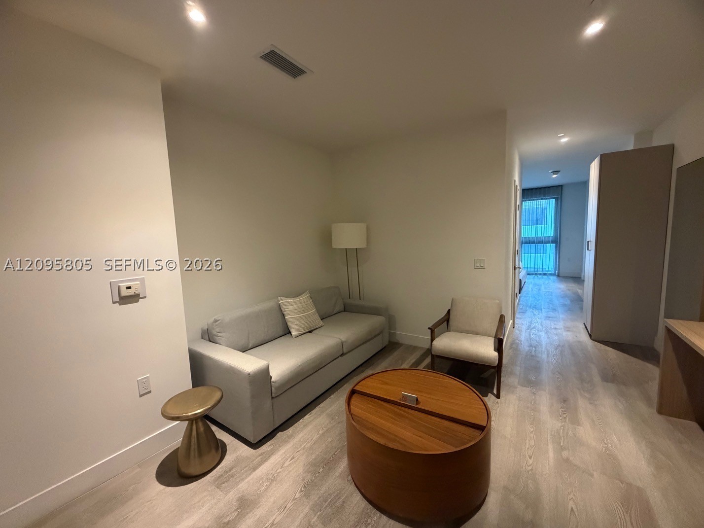 image Smart Brickell III18