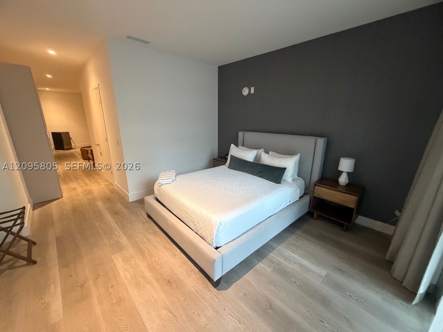 image Smart Brickell III24
