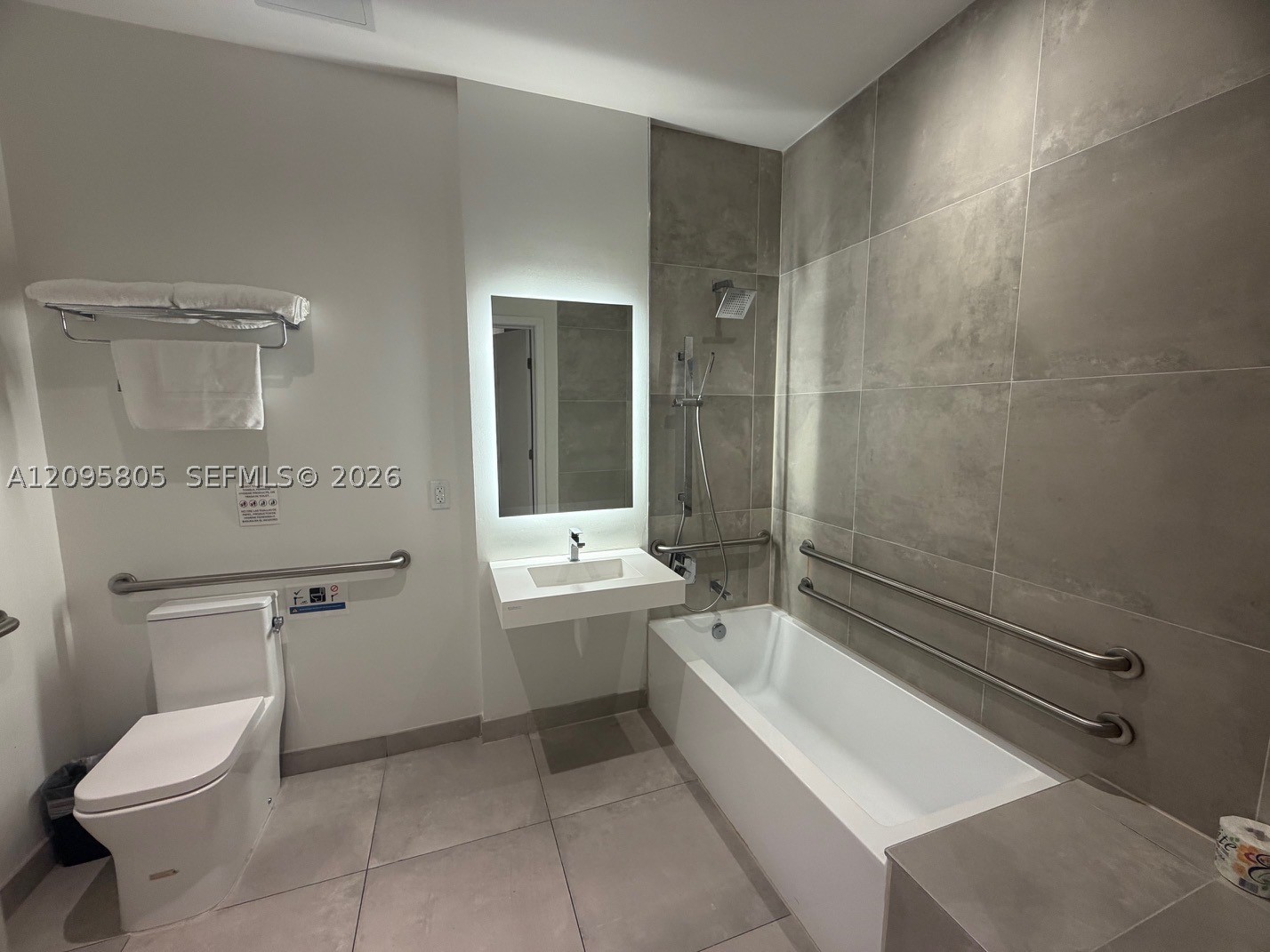 image Smart Brickell III25