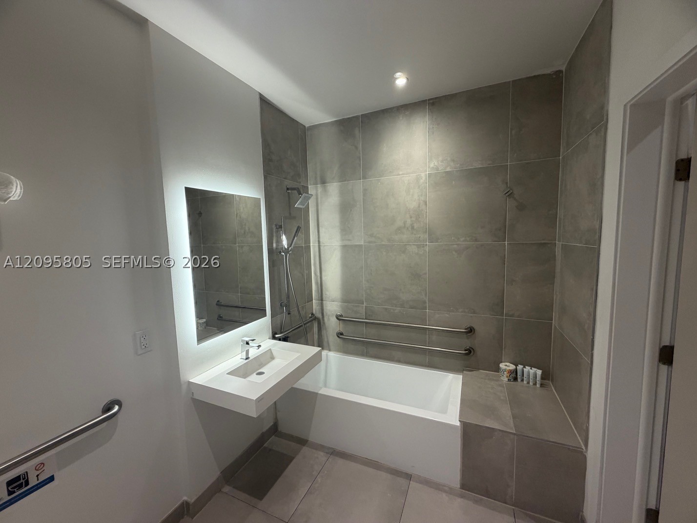 image Smart Brickell III27