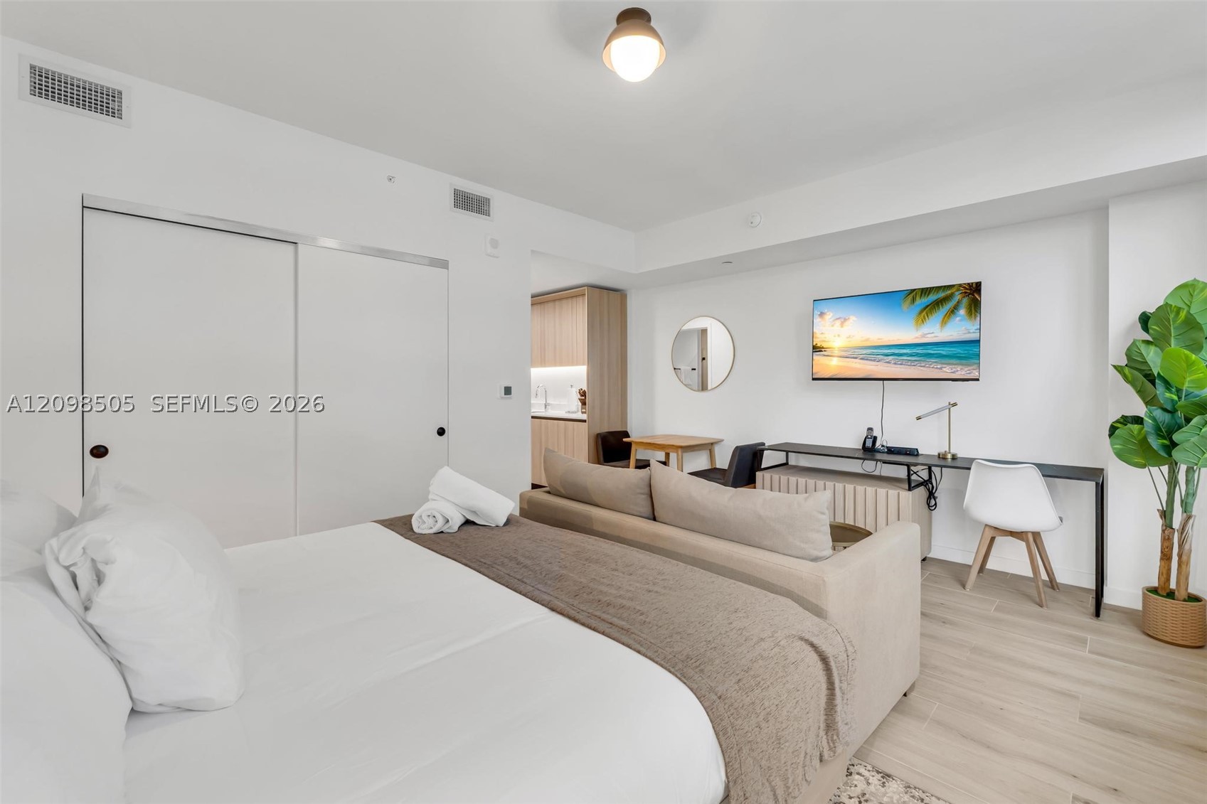 225 N Miami Ave #2208 Miami, FL 33128