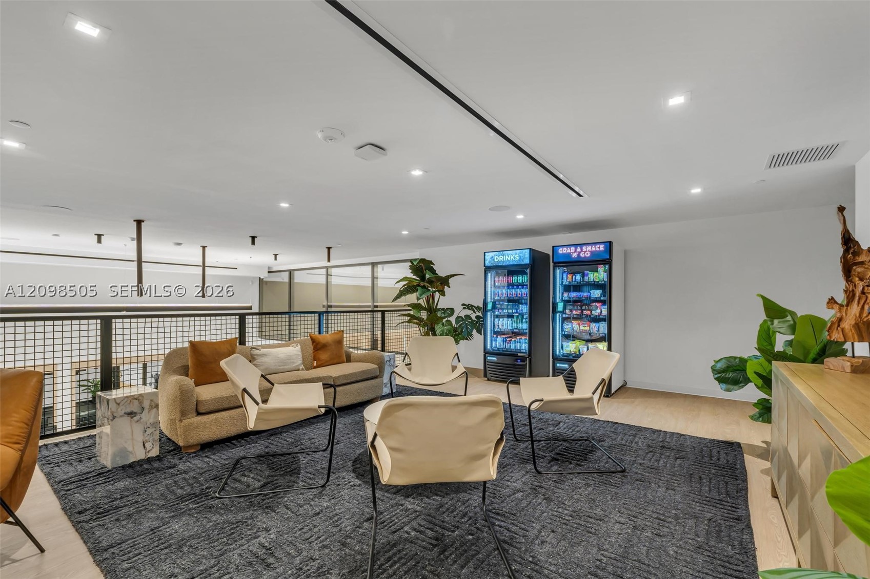 225 N Miami Ave #2208 Miami, FL 33128
