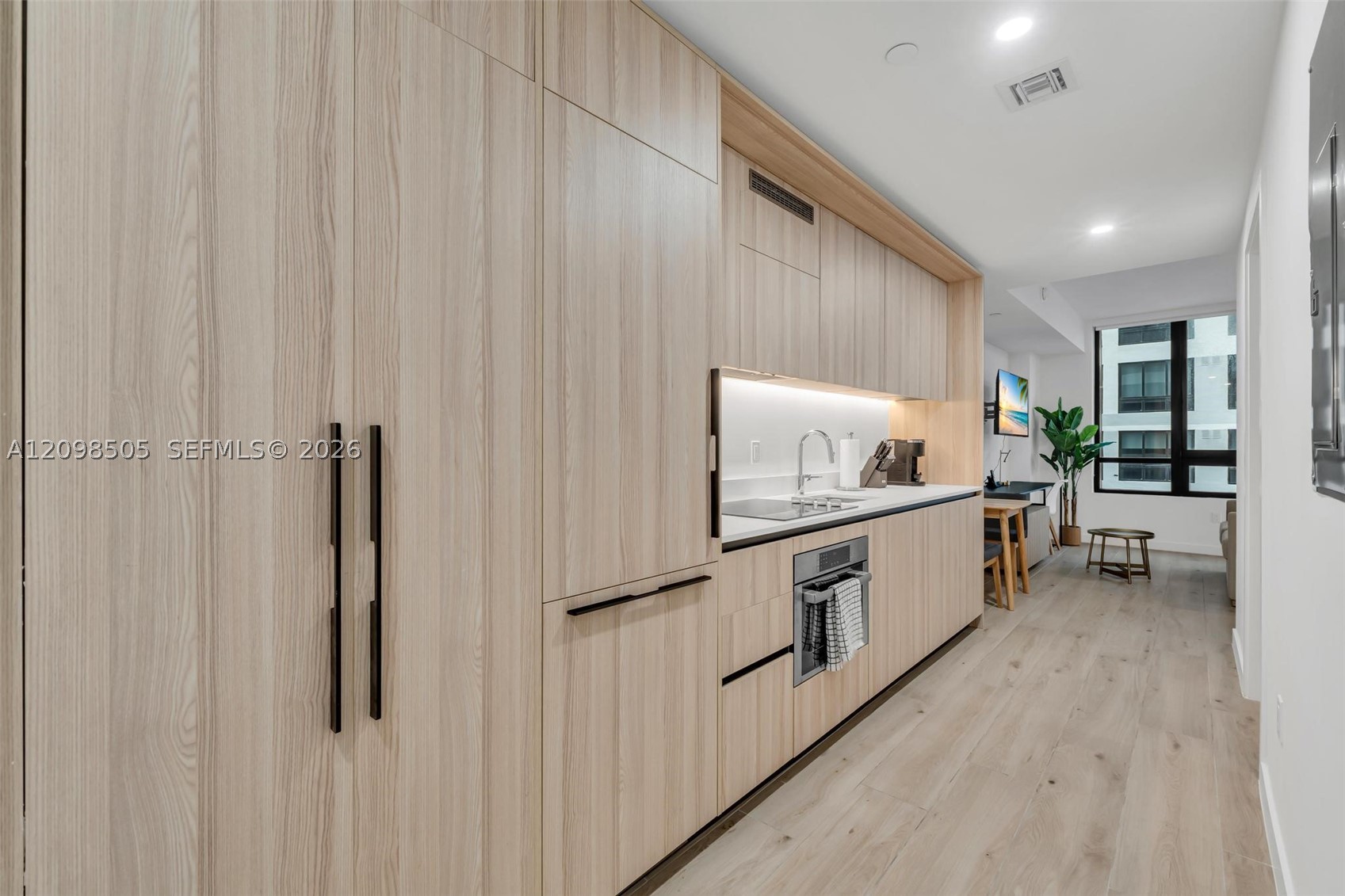 225 N Miami Ave #2208 Miami, FL 33128