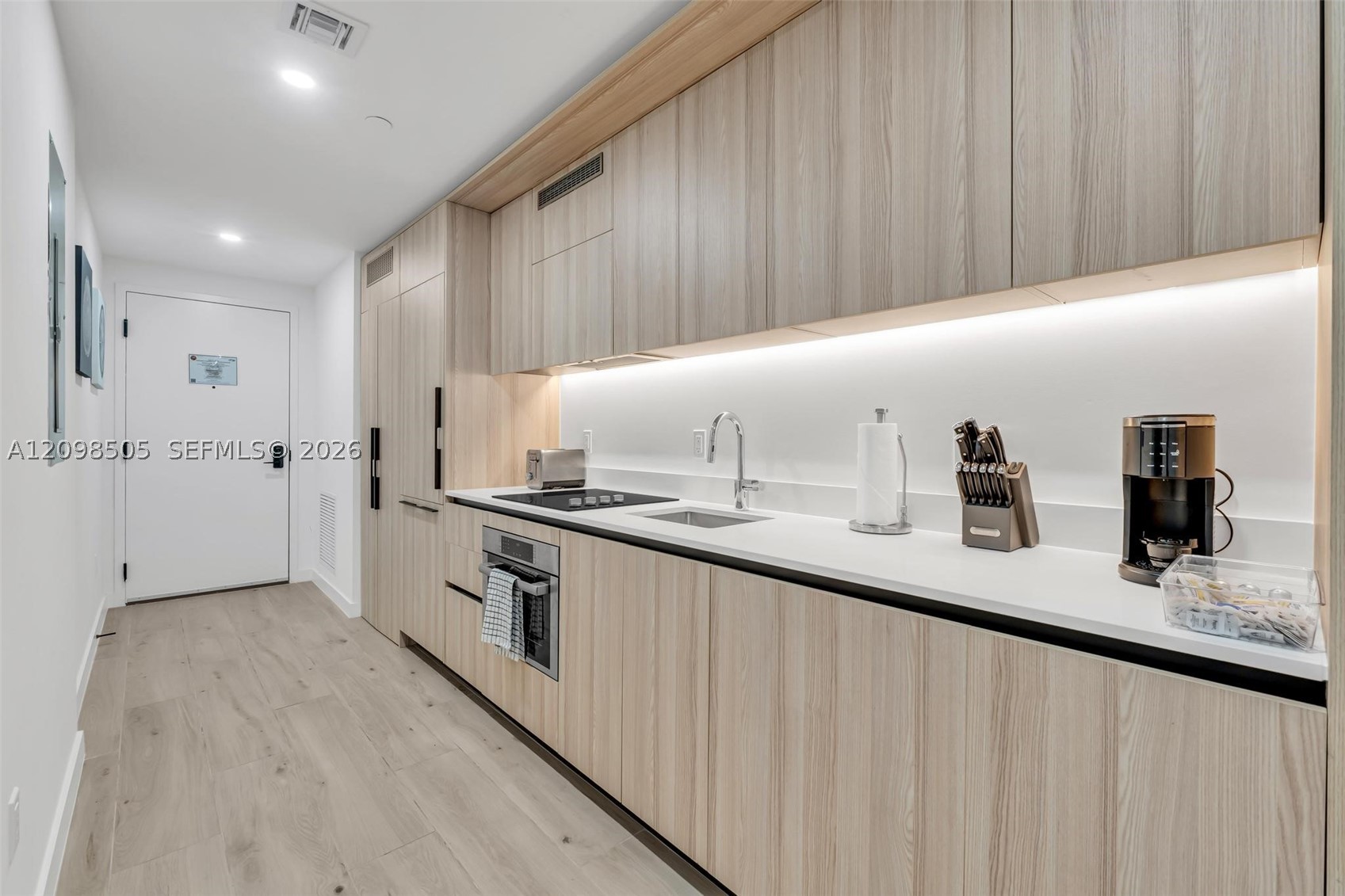 225 N Miami Ave #2208 Miami, FL 33128
