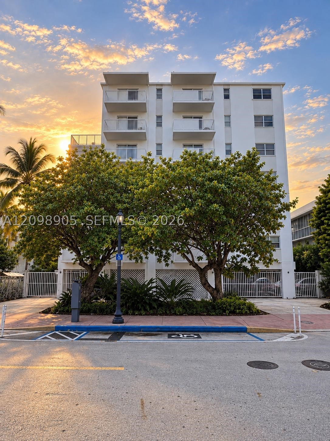 240 Collins Ave #2C Miami Beach, FL 33139