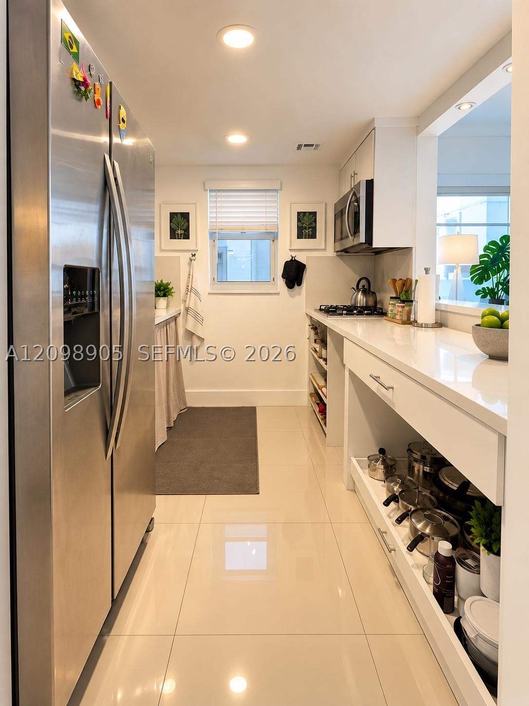 240 Collins Ave #2C Miami Beach, FL 33139
