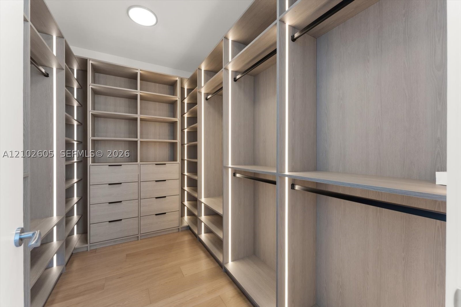 image Una Residences10